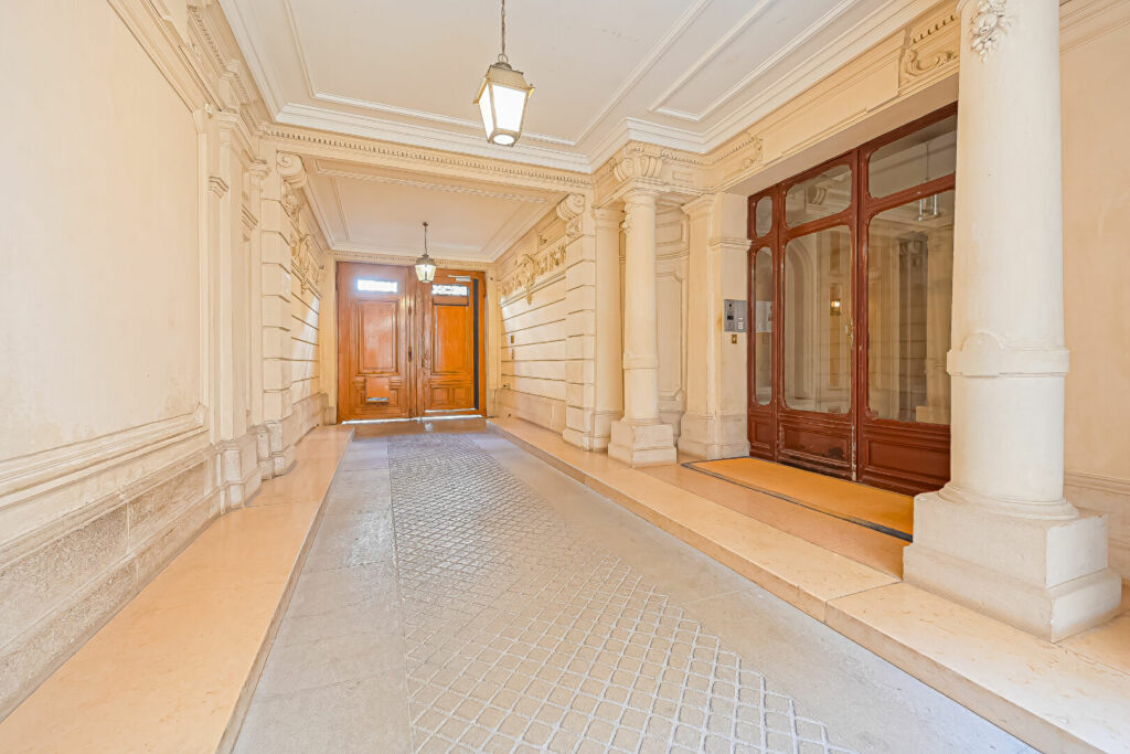 Appartement 3 pièce(s) – Coup de coeur - Paris 8e - Léon Immobilier